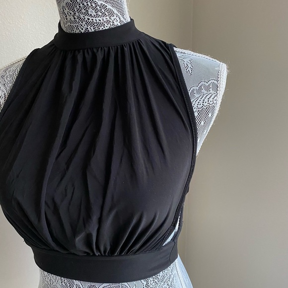 Boohoo Black Crop Top - Picture 2 of 8